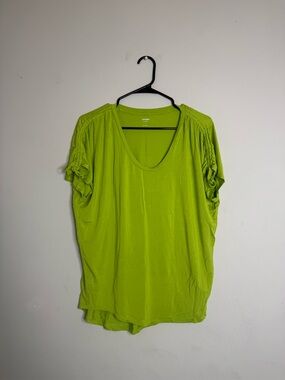 Express Short Sleeve Scoop Neck Top - Lime